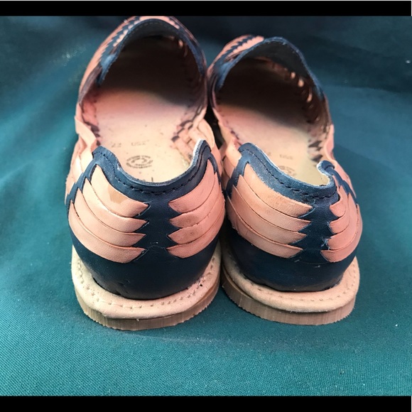 Women’s huaraches - Picture 2 of 3